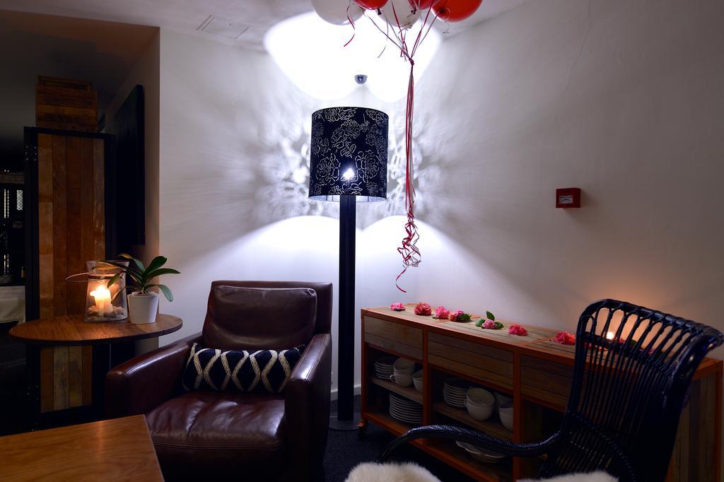 Townhouse Hotel Вага Вага Екстериор снимка