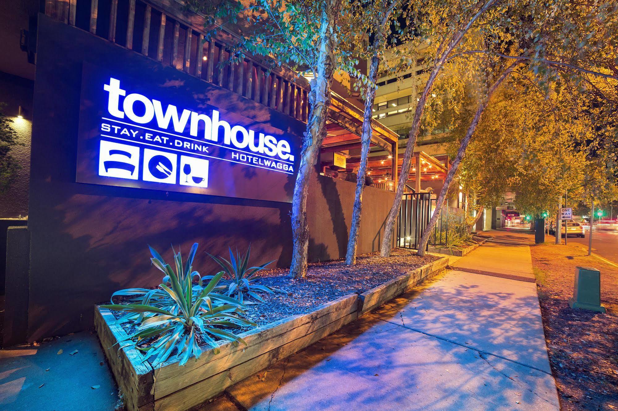 Townhouse Hotel Вага Вага Екстериор снимка