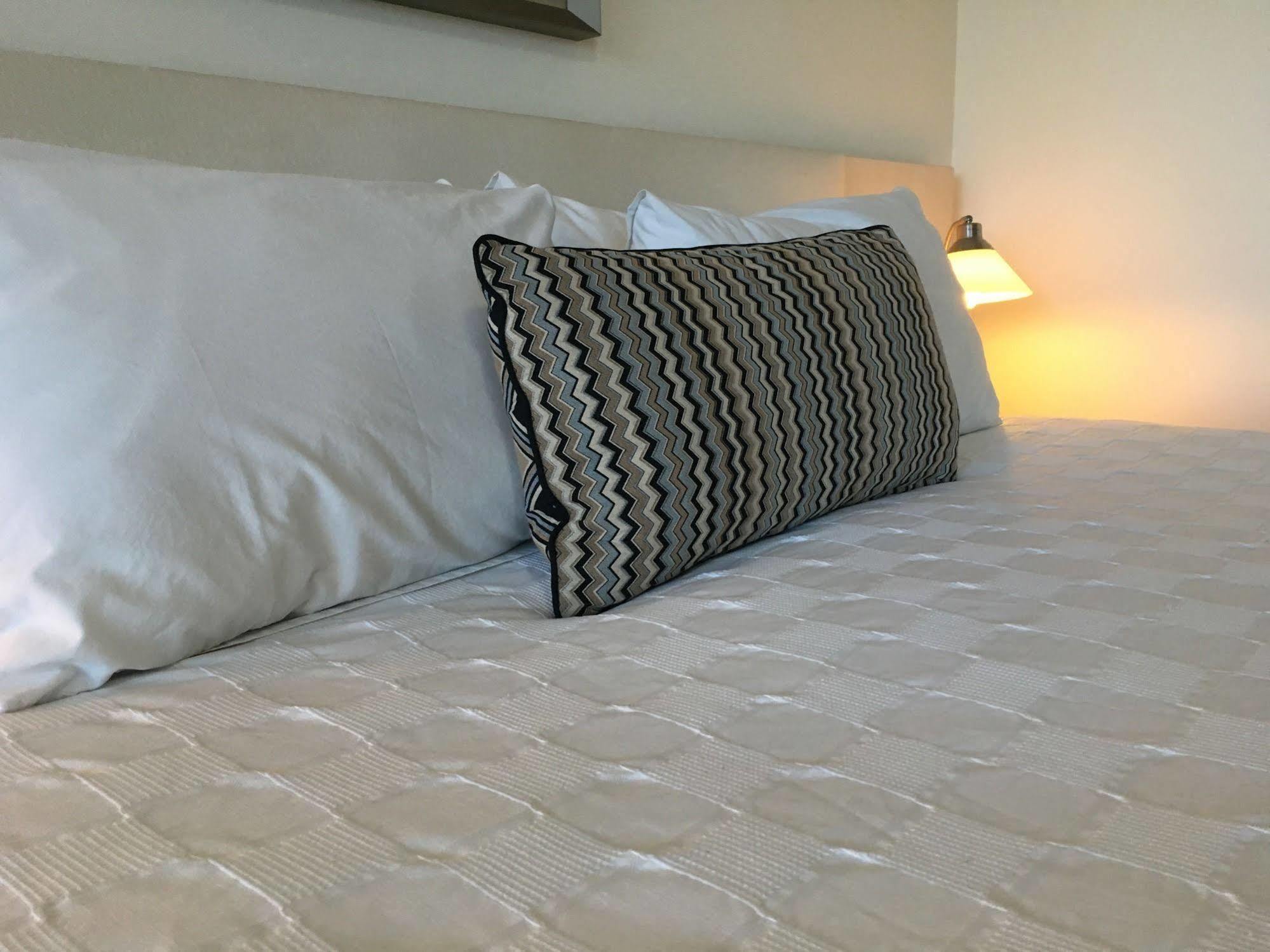 Townhouse Hotel Вага Вага Екстериор снимка